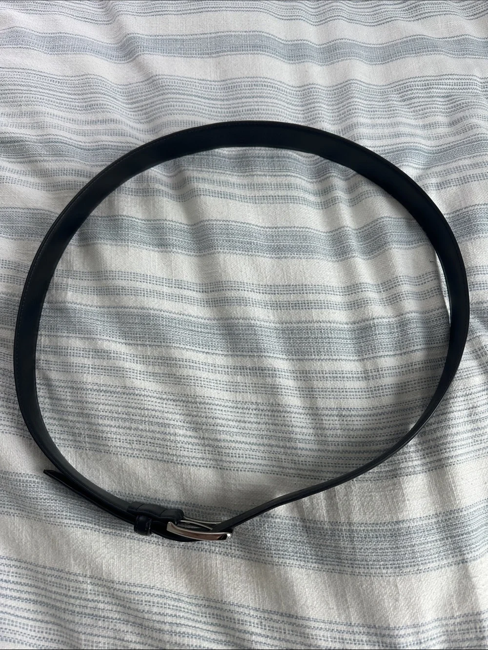 Men's Classic Black Leather Belt with Silver Buckle 46in waist - Picture 2 of 6
